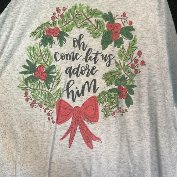 Oh come let us adore him Christmas baseball tee size medium - Picture 2 of 3